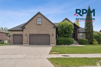 Building Photo - 473 W 175 N