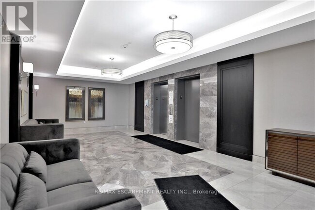 Building Photo - 101 Shoreview Pl