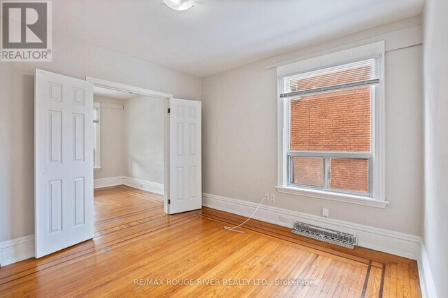 Photo du bâtiment - 20 Birch Ave