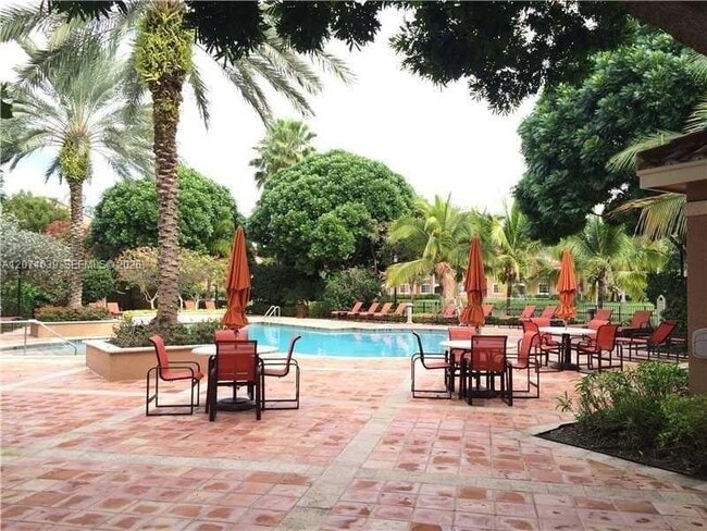 Foto del edificio - 4808 N State Rd 7