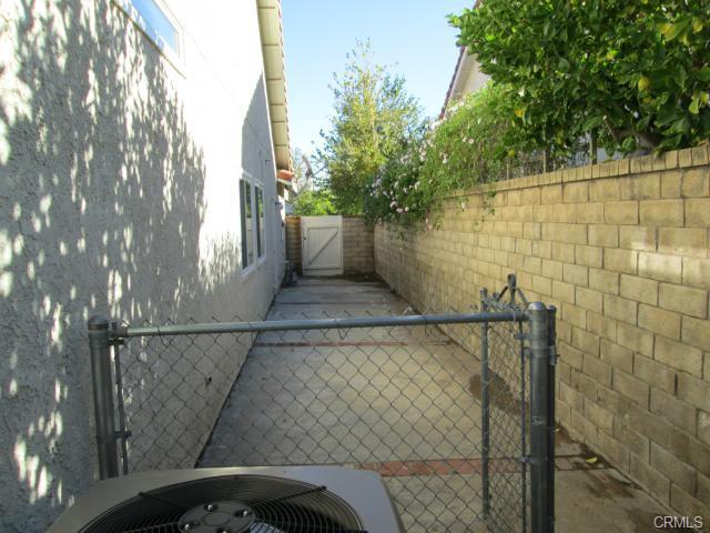 Building Photo - 25065 Wintergreen Ct