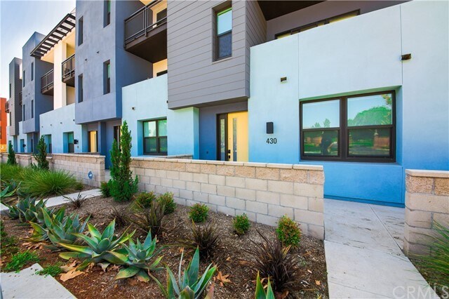 Foto del edificio - 430 W Central Ave