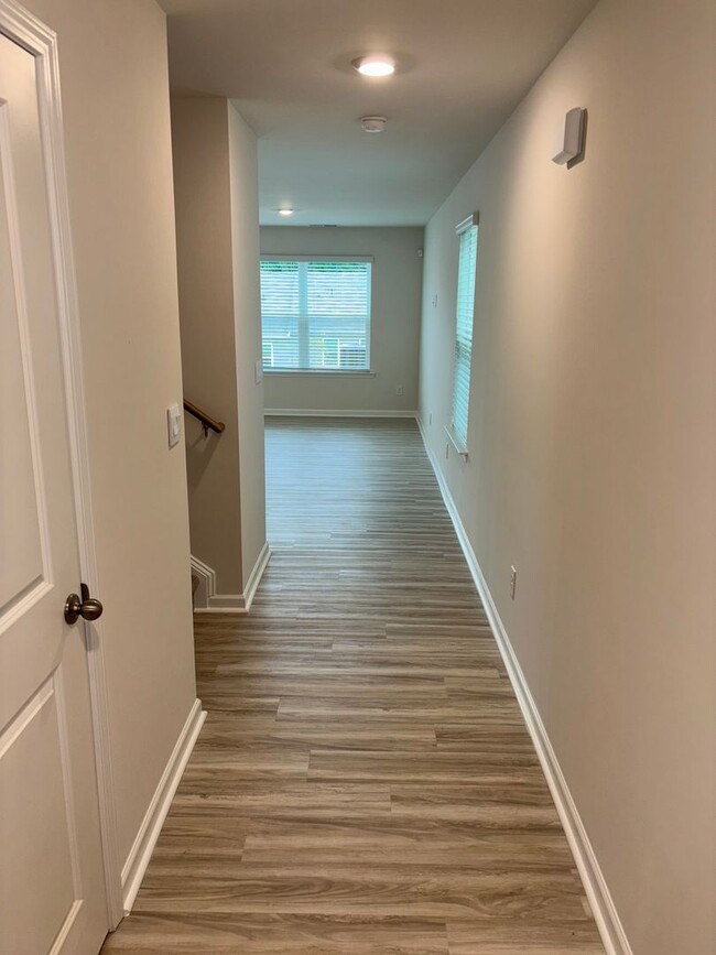 Foto del edificio - Brand New End-Unit Townhome in Charlotte!