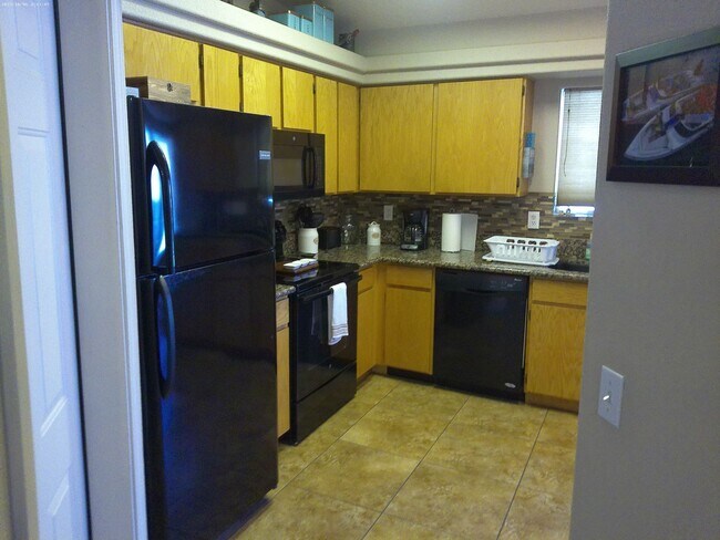 Building Photo - 3501 Iroquois Dr