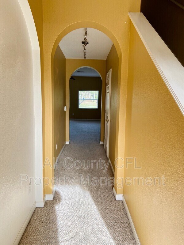 Building Photo - 10321 Park Commons Dr