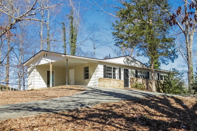 Building Photo - 580 Ayres Rd