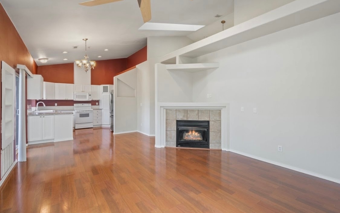 Primary Photo - 5264 NE 121st Ave
