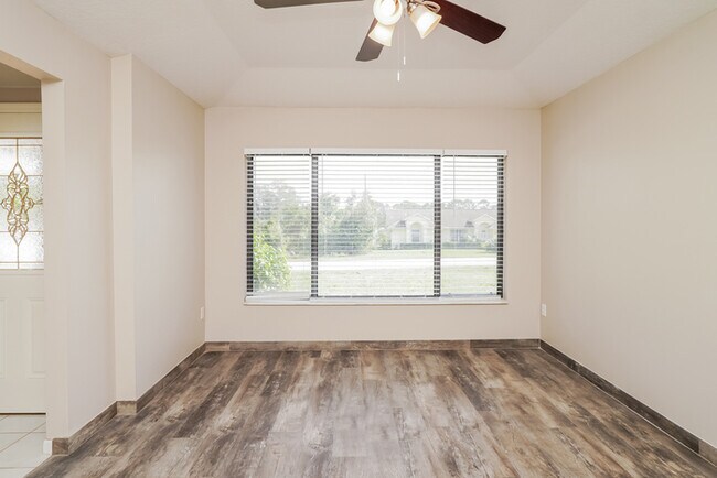 Foto del edificio - Versatile 3-Bedroom Home