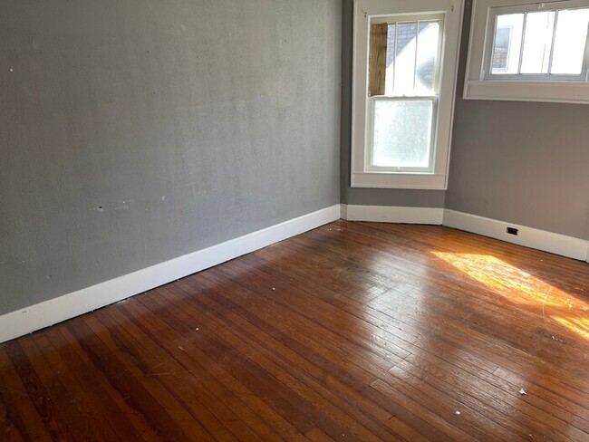 Building Photo - 2BD/1BA Single Family Home