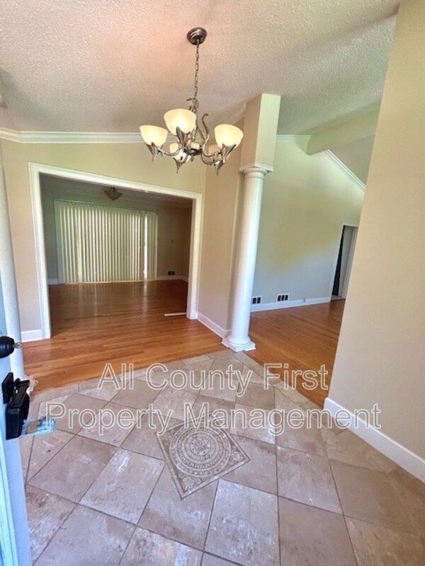 Building Photo - 3689 Calumet Rd