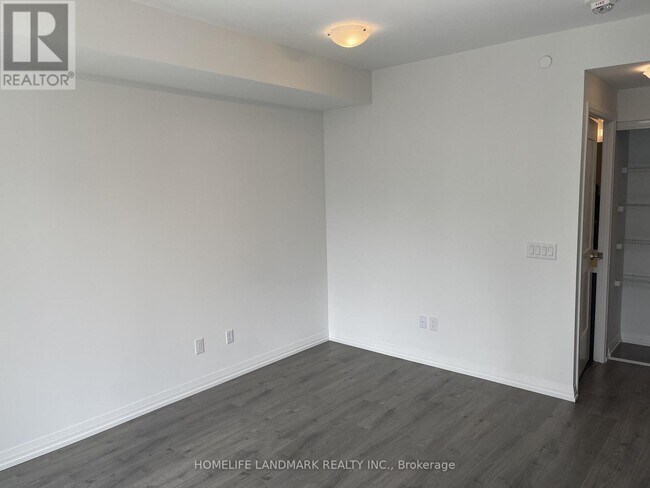 Photo du bâtiment - 8 Widmer St