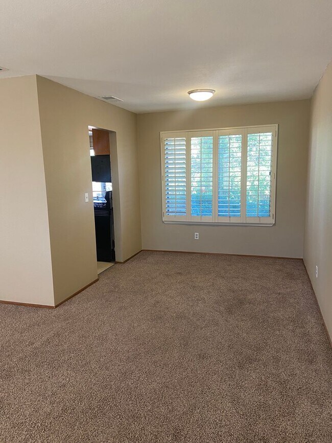 Foto del edificio - A Rosemont 4 Bdrm, 3 Bath