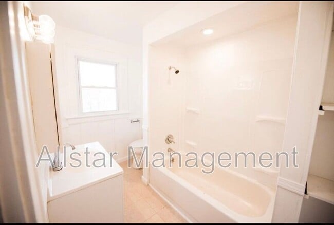 Foto del edificio - 284 Gordon Dr