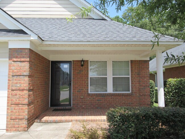 Building Photo - 3112 Girard Dr