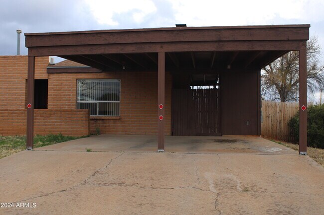 Building Photo - 1233 Terra Dr