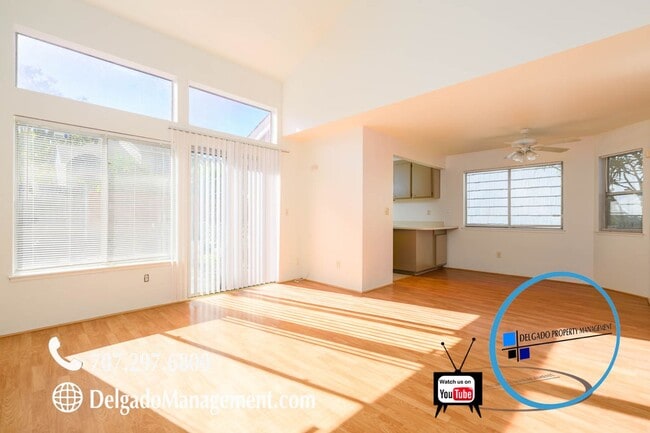 Building Photo - East Vallejo 3bd Townhome