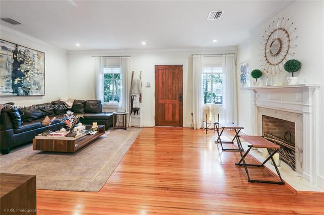 Foto del edificio - 833 Alberca St