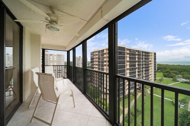 Foto del edificio - Vanderbilt Beach Condo! Ocean View ~ Avail...