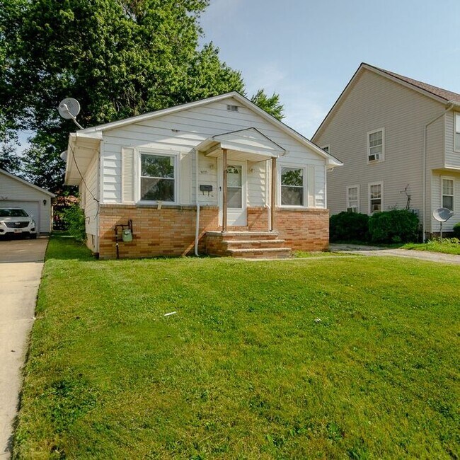 Foto del edificio - Just Updated 3BD Home in Lee/Harvard Area