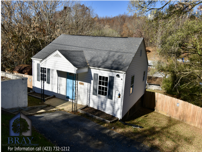 Building Photo - Tranquil 2-Bedroom Retreat with Fenced Yar...