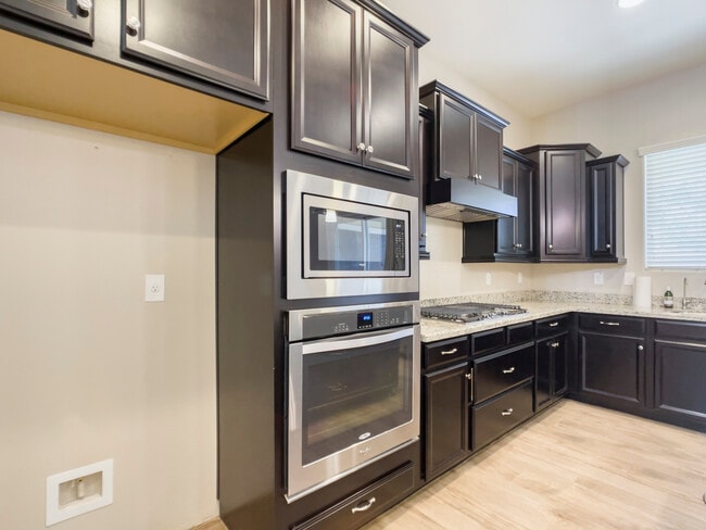 Kitchen - 5132 S Centric Way