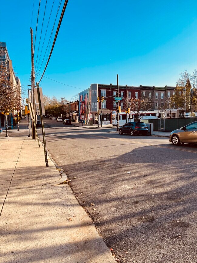 Building Photo - 1259 S 46th St