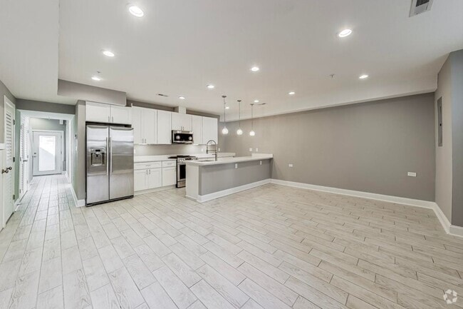 Building Photo - 1813 D St NE