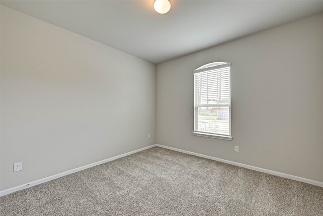 Building Photo - 14111 Lake Lodge Dr