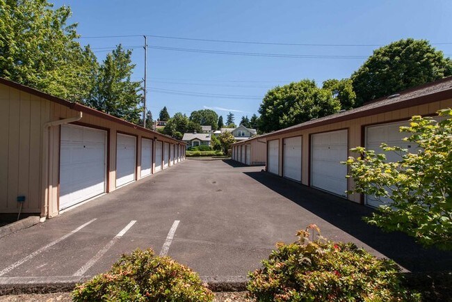 Building Photo - 713 SE 60th Ave