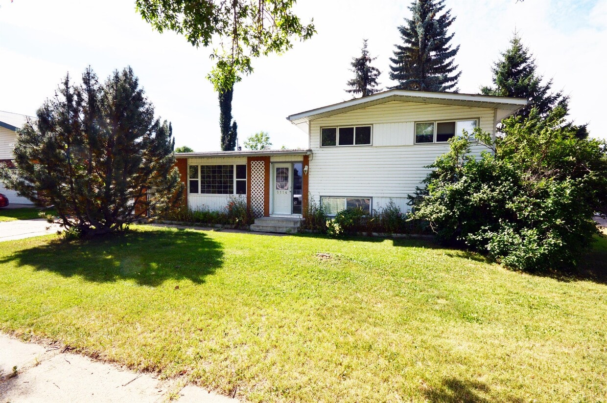 Photo principale - 5114 52 St