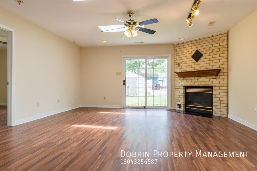 Primary Photo - Beautiful 4BD with JACUZZI near VCU & the Fan