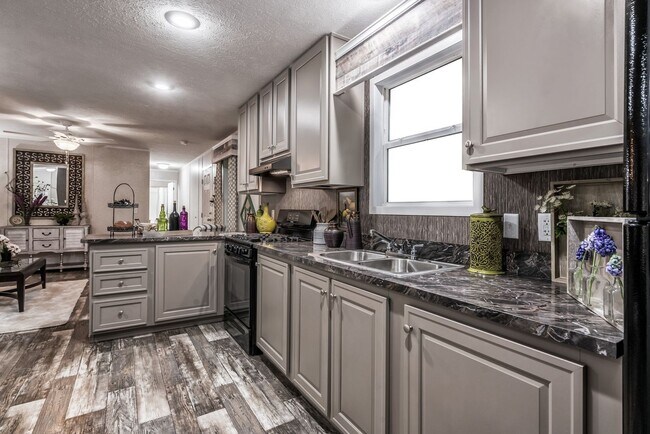 Foto del edificio - 3617 N Grand Ave E