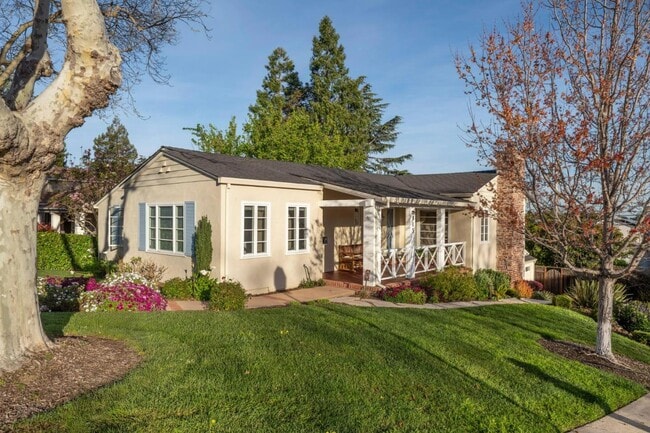 Building Photo - 815 Harvard Rd