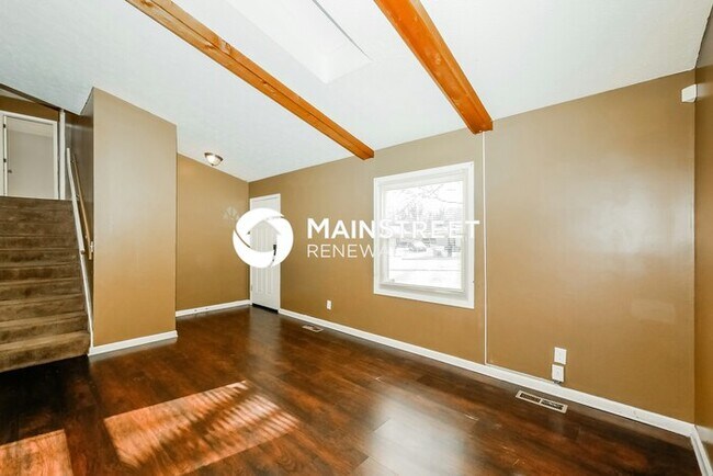 Foto del edificio - 3 Bedroom Pet-Friendly Home in Indianapolis, IN with Main Street Renewal