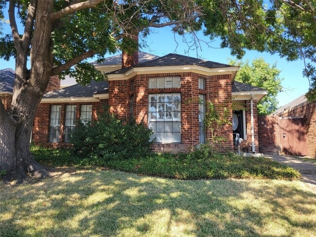 Photo - 201 Benwynd Dr House