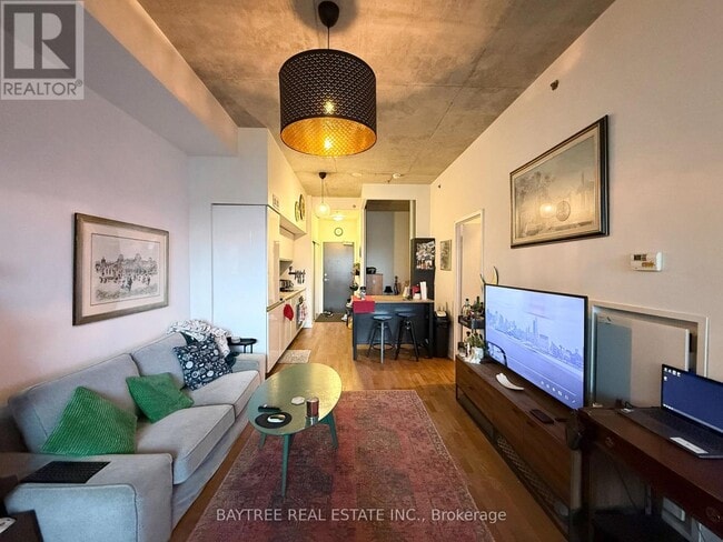 Building Photo - 20 Minowan Miikan Ln