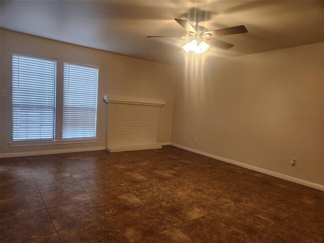 Building Photo - 1202 Thorpe Ln