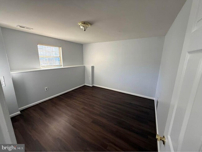 Foto del edificio - 14941 Enterprise Ln