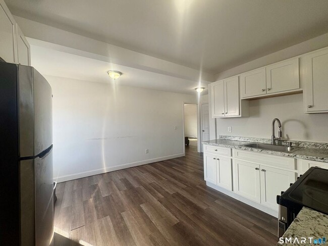 Foto del edificio - 22 Brewster St