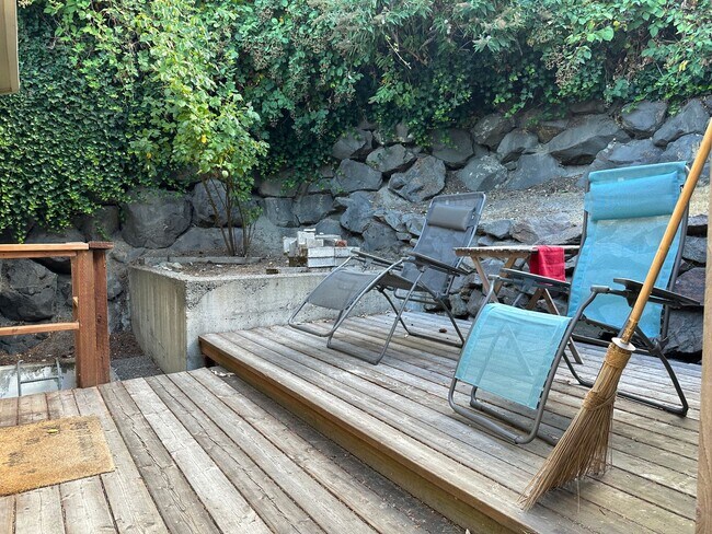 Foto del edificio - 5806 3rd Ave NW