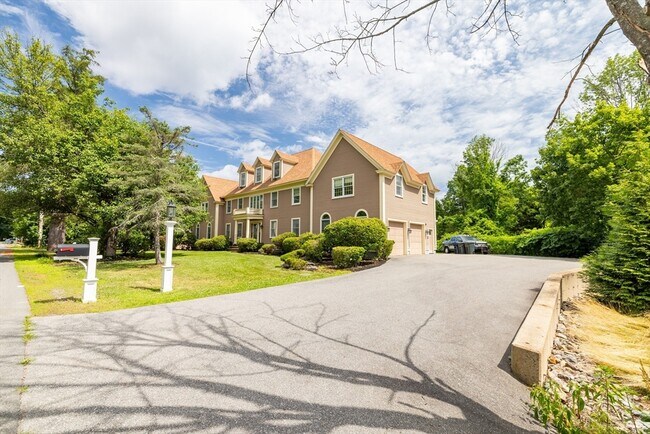Foto del edificio - 56 Holt Rd