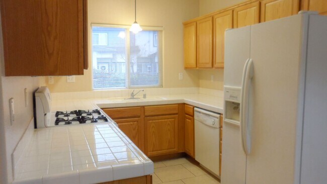 Foto del edificio - Charming 2 Bed/2 Bath Townhouse In Redlands!