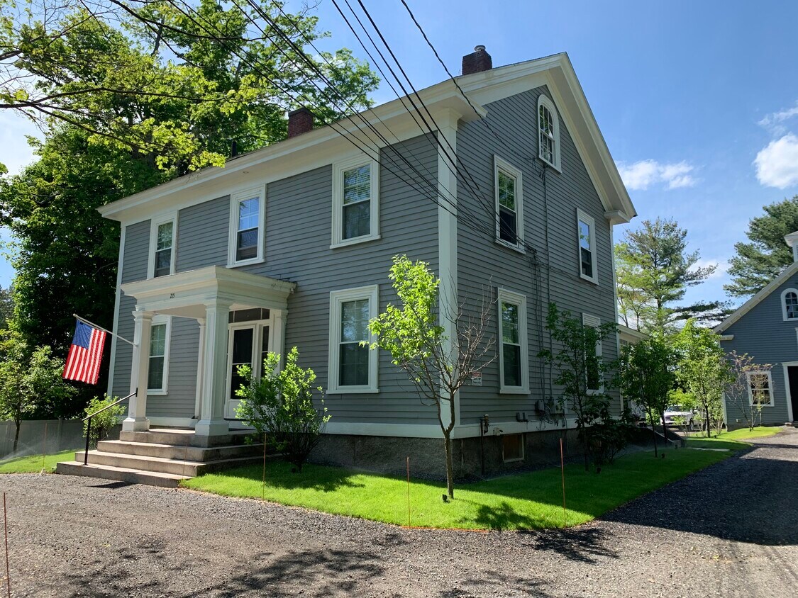 Primary Photo - 215 Salem End Rd