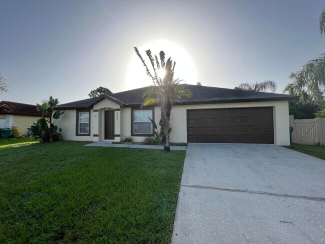 Foto del edificio - 2425 SW Summit St