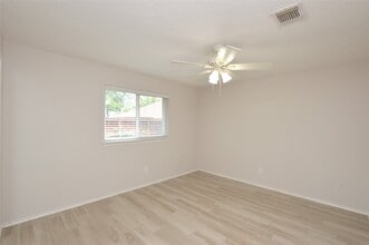 Building Photo - 703 Flower Field Ct