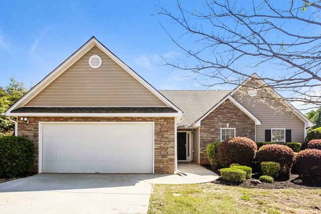 Building Photo - 3336 Bridle Brook Dr NE