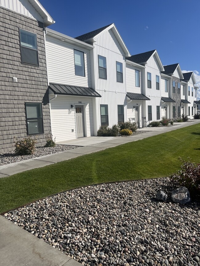 Building Photo - 1382 Pinecrest Trl
