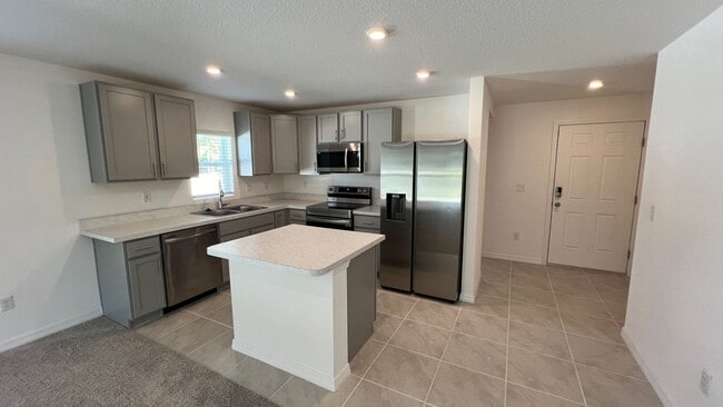 Foto del edificio - BEAUTIFUL 3BD/2BA Home in Palm Bay!!
