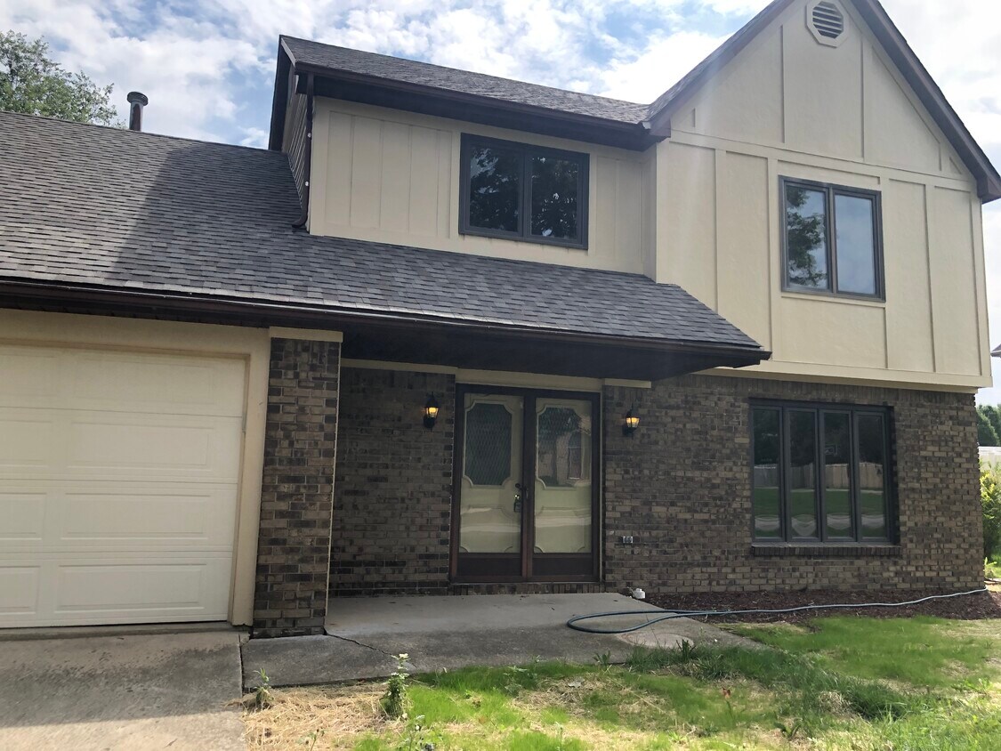 7510 Bridgewater Dr, Fort Wayne, IN 46825 House Rental in Fort Wayne