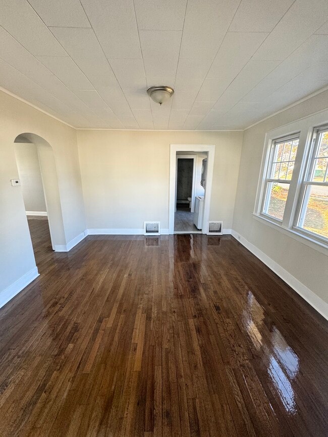 Building Photo - 331 Winfield Ter